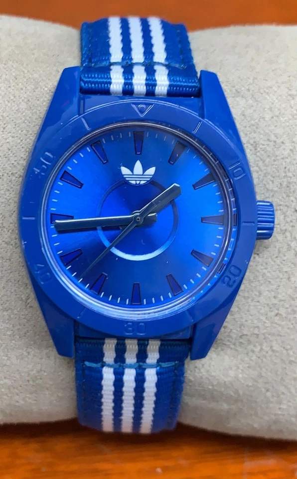 Reloj para mujer Adidas ADH2790 Santiago mini esfera azul correa de nailon Foto 1 de 1