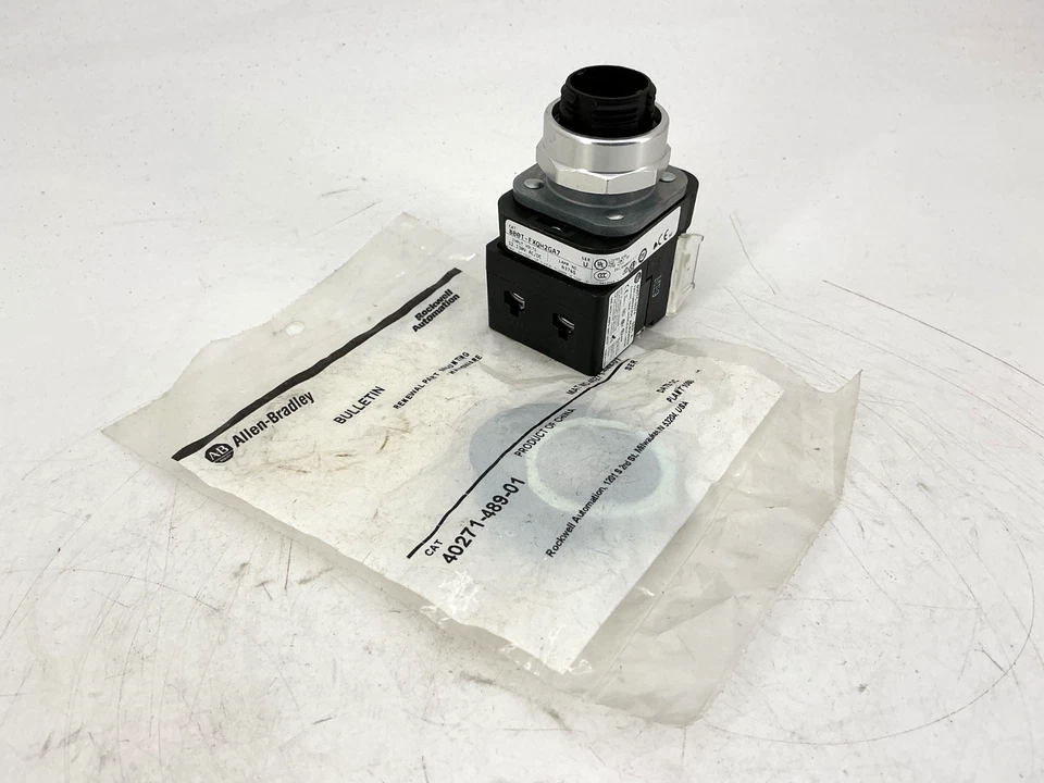 New Allen Bradley 800T-FXQH2GA7 Ser U Push-Pull 130V Green Missing Button No Box - Image 1 of 4