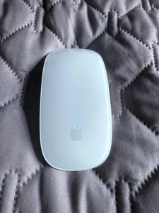 Apple Magic Mouse Bezprzewodowa Bluetooth Akumulator Biała Model A1657 - Zdjęcie 1 z 5