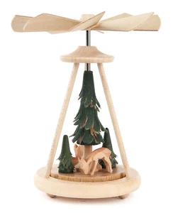 Miniatur Pyramide geschnitzter Hirsch in Waldbäumen | Warmluftpyramide - Bild 1 von 1