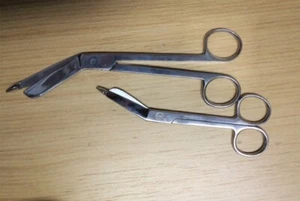 Bandage Scissors - Picture 1 of 3