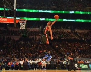 8x10 Photo GIANNIS ANTETOKOUNMPO Milwaukee Bucks MVP NBA Dunk - Picture 1 of 1