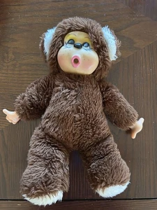 Muñeca de felpa marrón chupar pulgar Taiwán ROC años 80 vintage Atlanta - Imagen 1 de 6