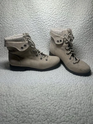 ST JOHNS BAY Women's Size 7.5 Tan Suede Lace Up Round Toe Ankle Boots - Image 1 of 4