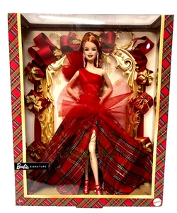 Barbie Signature Doll Holiday Redhead Fashion Doll abito a quadri JBF66 2024 - Foto 1 di 9