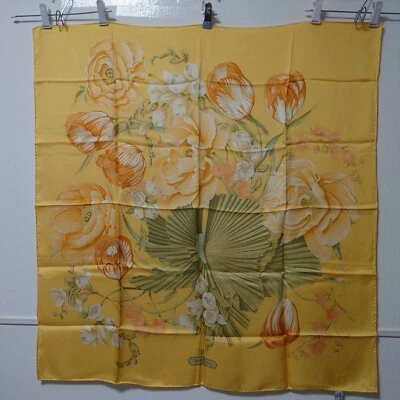Salvatore Ferragamo Bufanda Grande Seda 86cm 33′′ Cuadrado Flor Amarillo Foto 1 de 4