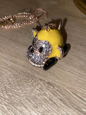 Betsey Johnson Esmalte y Cristal Amarillo Mono Coche Collar Foto 1 de 4