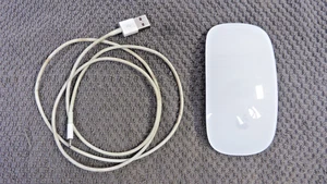 Apple Magic Mouse 2 Ratón Inalámbrico - Blanco (A1657) Probado - Imagen 1 de 3