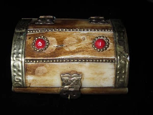 VINTAGE SCHMUCKKÄSTCHEN AUS KNOCHEN & MESSING - Bild 1 von 4