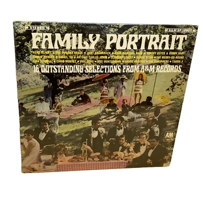 Family Portrait 16 Outstanding Selections From A&M Records (Vinyl, 1967) A&M VG+ Foto 1 de 4
