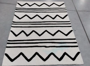 IVORY / BLACK 4' X 6' Pulled Threads Rug, Reduced Price 1172713352 SFK907D-4 - Picture 1 of 4
