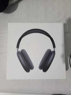 Airpod Max Midnight USBC Headphones - Image 1 of 4