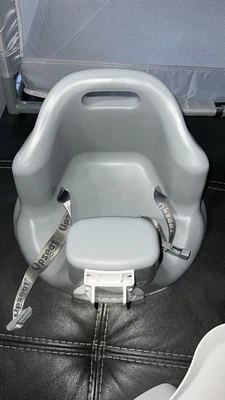 Silla elevadora para asiento de piso de bebé Upseat para sentarse con bandeja extraíble - gris Foto 1 de 4