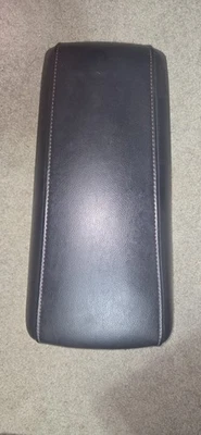 2011 2012 2013 2014 Ford Edge center console armrest lid black red stiching - Imagem 1 de 2