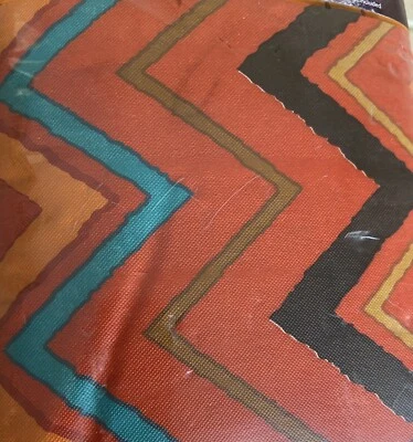 Toalha de mesa de vinil 70” redonda laranja marrom Aqua Chevron - Imagem 1 de 4