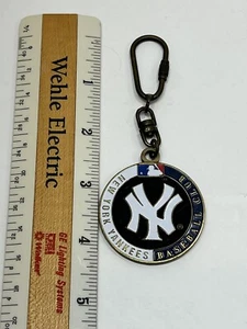 NY Yankees Large Logo on Front and Stadium on Back MLB Medallion Keychain - Picture 1 of 2