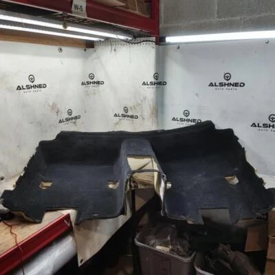 Cubierta de alfombra de piso trasero negra Mercedes-Benz C300 2016 205-680-09-06-9H42 OEM Foto 1 de 4