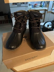 Sperry Saltwater Quilt Boot Size 9 Used Gently Twice W/ Box Popular For Beach - Picture 1 of 8