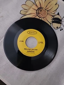 Donovan “Mellow Yellow” 45 on EPIC Label…60’s Psychedelic Rock HIT in VG+ - Picture 1 of 2