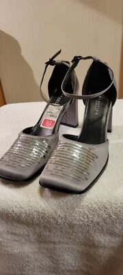 Kenneth Cole Reaction Gray Satin Pumps With Silver Sequin Accents Size 8 M NIB - Image 1 of 4