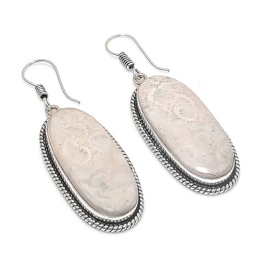 Pendiente de plata de ley 925 hecho a mano con piedras preciosas de coral fósil tamaño 2,25"" Foto 1 de 1