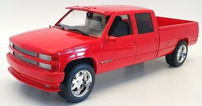 Greenlight 1/18 Scale 19073 - 1997 Chevrolet Custom Silverado 3500 - Red - Image 1 of 4