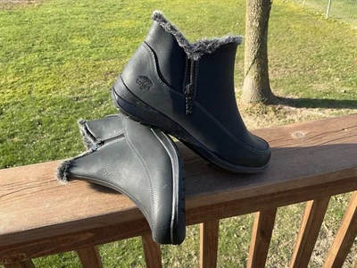 Totes Women's Colette Black Faux Fur Lined Ankle Booties Size 8 EUC - Image 1 of 4