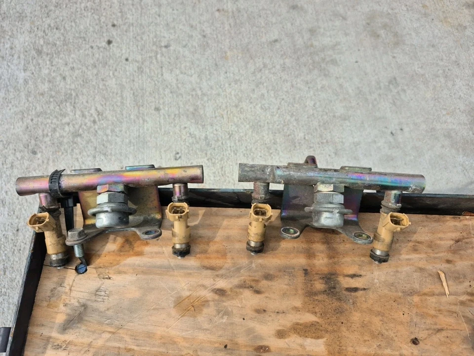 Juego de inyectores de combustible con riel para 06-10 Subaru Forester 2.5 NO TURBO AWD Foto 1 de 3