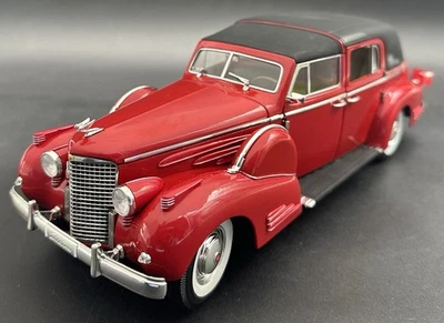 Signature 1938 Cadillac V16 Fleetwood 1:18 Scale Die Cast Car Model Red - Image 1 of 4