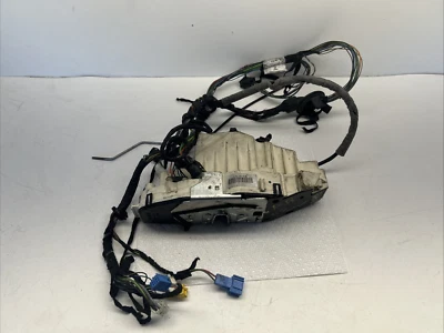 原始设备制造商右前门锁执行器适用于 2007 - 2012 梅赛德斯 - 奔驰 S600 A2217201635 — 第 1/4 张图片