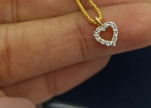 0.07 Ct Diamonds 0.50 Grm hallmark 18k Beautiful Heart Shape Women's Pendant