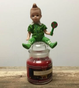 Yankee candle Home For The Holiday Housewarmer Scented Candle RED 3.7 OZ NW RARE - Picture 1 of 1