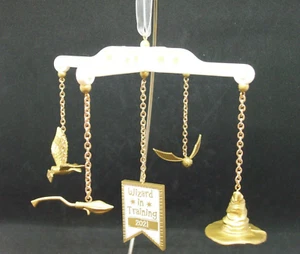 Hallmark 2021 Wizard in Training - Harry Potter™ Baby Mobile - Nuevo en caja - Imagen 1 de 9