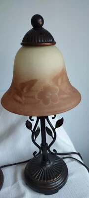 Abajur de mesa pintado à mão Dale Tiffany folha videira areia dourada âmbar (1) - Imagem 1 de 4