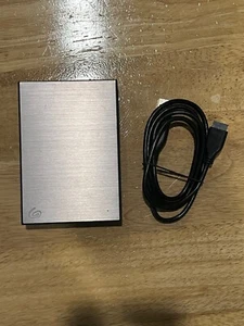 Disque dur externe portable Seagate Backup Plus 5 To HDD - Photo 1/3