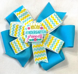 Hermoso lazo de pelo inspirado en princesa de jardín de infantes para niñas. - Imagen 1 de 2