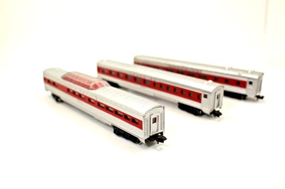 SANTA FE LIGHTWEIGHT STREAMLINED PASSENGER CAR LOT OF (3) N SCALE LOT#66 - Image 1 of 3