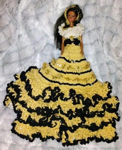 Rare Nubian 1987 Barbie w/ Handwoven Yellow Black 1-of-a-kind Crocheted Gown - Picture 1 of 11