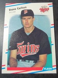 1988 Fleer Baseball #7 Steve Carlton *BUY 2 GET 1 FREE*