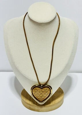 Collar Liz Claiborne con cordón marrón con colgante de corazón tono dorado 15 pulgadas Foto 1 de 4