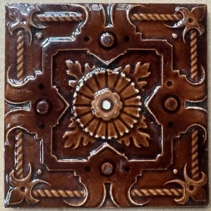 ANTIQUE MAJOLICA TILE - BELGIUM C1900 (Le Glaive) - Picture 1 of 4
