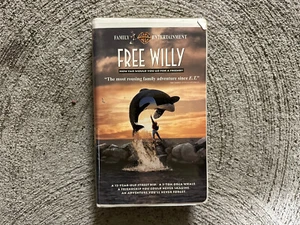 Free Willy VHS 1993 Movie Video Cassette Tape Clamshell - Picture 1 of 3
