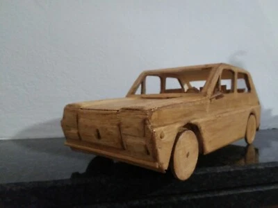  modellino auto in legno fiat 127 prima serie d'epoca collezione fatta  mano  - Immagine 1 di 4