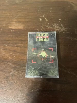 Vintage 1990 Cassette Tape Devo Greatest Hits Warner Bros Records Brand new NOS Foto 1 de 4