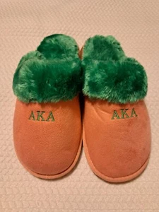  Alpha Kappa Alpha Sorority 20 Pearls Slippers Size 7 - Picture 1 of 10