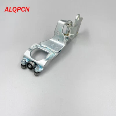 Right side sliding door roller middle centra bracket for toyota sienna 2004-2010 - Image 1 of 4