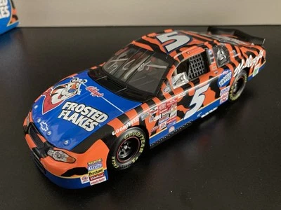 Terry Labonte signed 2000 Chevy Monte Carlo Frosted Flakes 1/24 Diecast Action - Image 1 of 4