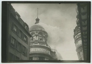 Paris. 8 photos de l´incendie du magasin "Au Printemps", 28 sept. 1921. Pompiers - Picture 1 of 8