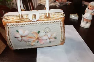 Vintage Princess Charming by Atlas Seashell FLOWERS Plastic Wicker Handbag - Picture 1 of 8