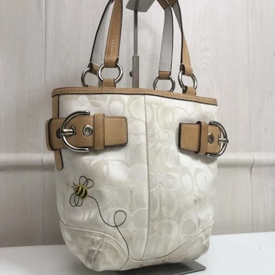 Bolso de Mano COACH 5077 Cuero Plateado Lona Firma Abeja Logo de Japón Foto 1 de 4